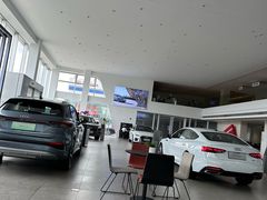 -上海冠松华奥奥迪4S店(张江店)