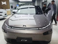 -小鹏汽车(上海静安大融城店)