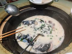 -陈大锅·岳阳鱼馆·地道岳阳菜(美食街店)