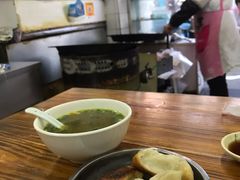 -黄阿姨锅贴大王(万航渡路店)