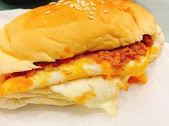 招牌咸牛肉芝士猪仔包-华嫂冰室(尖沙咀店)