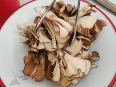 -毛辣果·贵州红酸汤牛肉火锅(西单店)