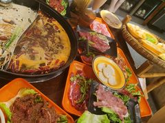 -老街烧烤大排档·地道湖北菜·龙虾馆(汉口火车站店)