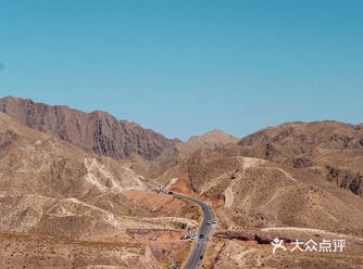 去荒漠公路拍大片 两条路线邂逅丹霞和戈壁