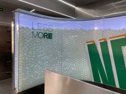 -LESSMORE科技头皮理容中心
