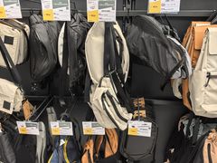 -迪卡侬(环球港店)