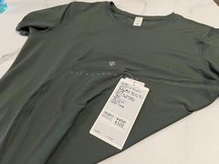 -lululemon(比斯特购物村店)