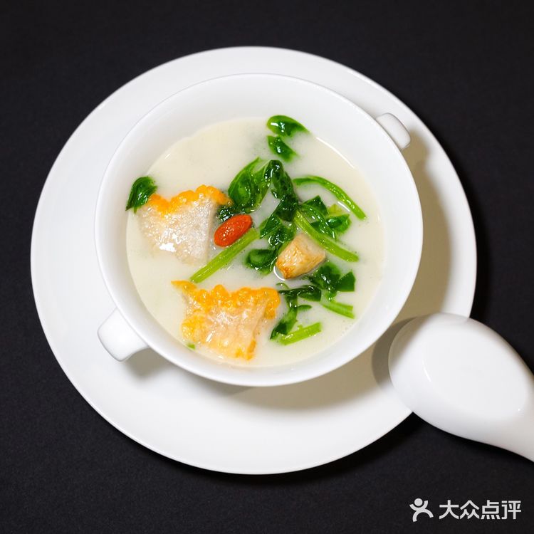 隐于渝中区的粤菜馆鹏阁值得一试
