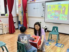 -瑞思少儿中心·少儿英语素养启蒙(勒泰直营校区)