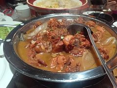 泰山松菇炖鸡-老山东·山东菜(鲁菜名店)