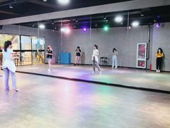 -零下舞度·街舞连锁机构(万科中心店)