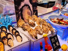 -亚洲国际大酒店·云顶阁旋转自助餐厅