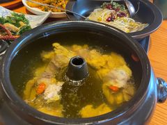 -云海肴·汽锅鸡·云南菜(天山百盛优客店)