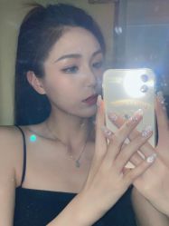 -伊人脱毛美甲美睫连锁机构