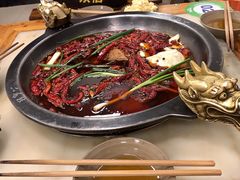 -黄潇洒老火锅(九眼桥宏济巷店)