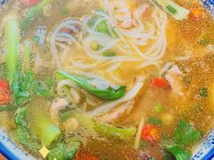 -邱芳粉店(迎宾大道旗舰店)