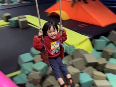 -酷跳蹦床主题公园(万胜广场店)