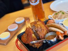 烤猪肘拼盘-普拉那啤酒坊Paulaner(凯宾斯基饭店)