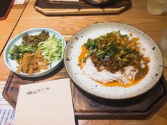 麻酱肉臊子拌粉-小满手工粉(上海品尊国际店)