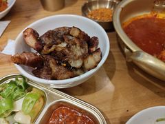 -青瓦餐厅·生鱼片·韩园烤肉(西塔店)