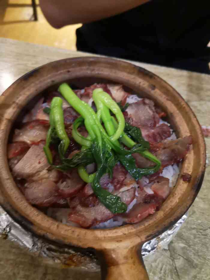 百胜娘舅(湟普汇店"老娘舅黄飞珏的餐厅,多次光顾,口味不错.