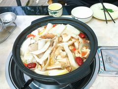 野生菌土鸡锅-蘑统田下·野生菌火锅