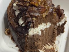 奶油榛子巧克力卷-B&C黄油与面包·THE GARDEN BAKERY概念店(世纪汇店)