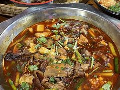 -爆炸头阿姨小四川正宗川味小吃(无任何分店)