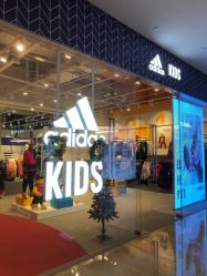 -adidas(德基广场店)