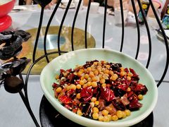 自贡冷吃兔丁-卯火锅(人和协信店)