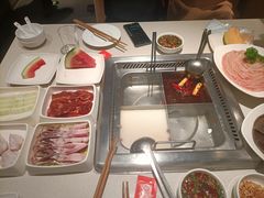 -海底捞火锅鲜切牛肉主题店(长寿路店)
