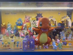 -逝水玩具折扣店