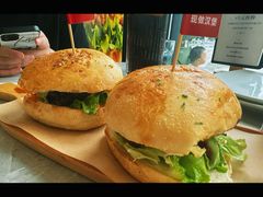 招牌秘制鸡腿堡-必胜客(尹山湖歌林公园店)