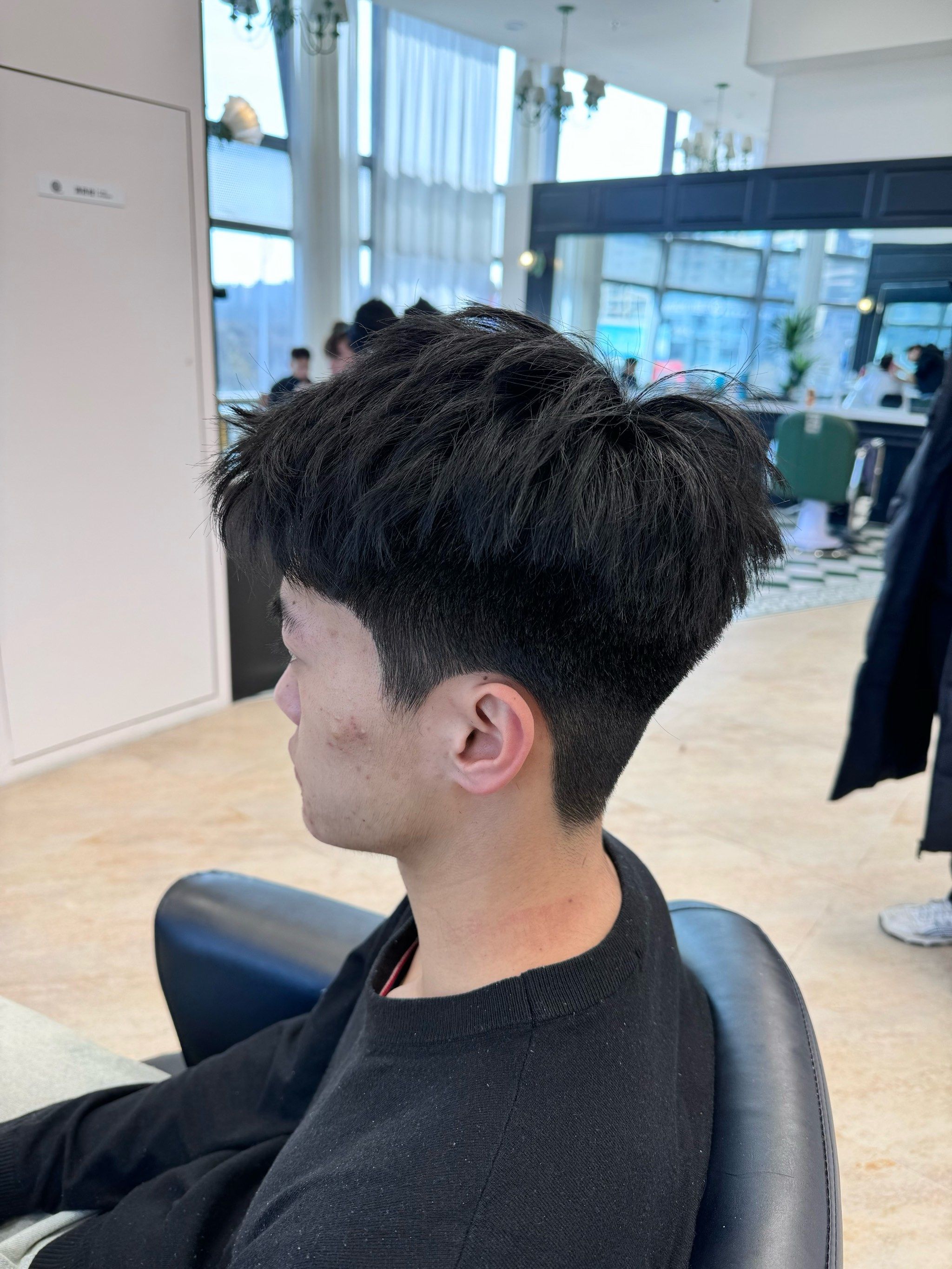 男生简洁发型