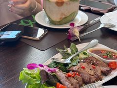 -Chom Cafe and Restaurant