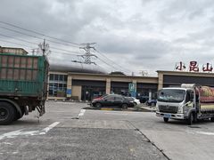 -小昆山服务区-停车场