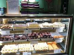 面包甜点陈列柜-上海哈尔滨食品厂(合生汇店)