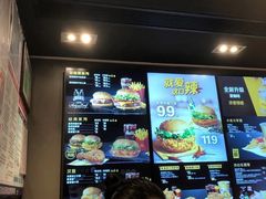 -麦当劳(伟城广场店)