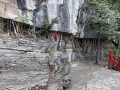 -高荡千年布依古寨旅游景区
