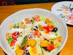 老教堂色拉-JINNS锦时 steak&pizza(浸信会礼拜堂旧址店)