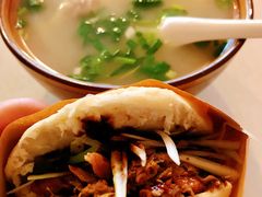 -烤鸭肉夹馍鸭汤店