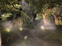 -Chom Cafe and Restaurant