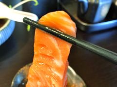 三文鱼刺身-春草居酒屋·晴子の店