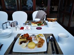 -三亚湾海居铂尔曼度假酒店