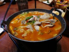 -老滇山寨•云南特色菜•地方菜•民族风情歌舞表演(金碧店)