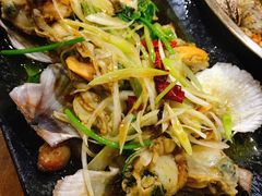 油泼扇贝-老东镇啤酒屋海鲜加工·蒸汽海鲜·海鲜烧烤(台东店)
