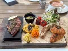-Mark&Mars Restaurant