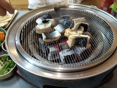 -围炉肉舍•炭烤活鳗•丹东海鲜烤肉(步行街店)