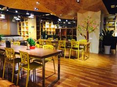 -新华里咖啡书吧(新华书店小寨店)