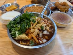 柳州螺蛳粉-柳州肥姨妈大骨螺蛳粉(东靖路店)
